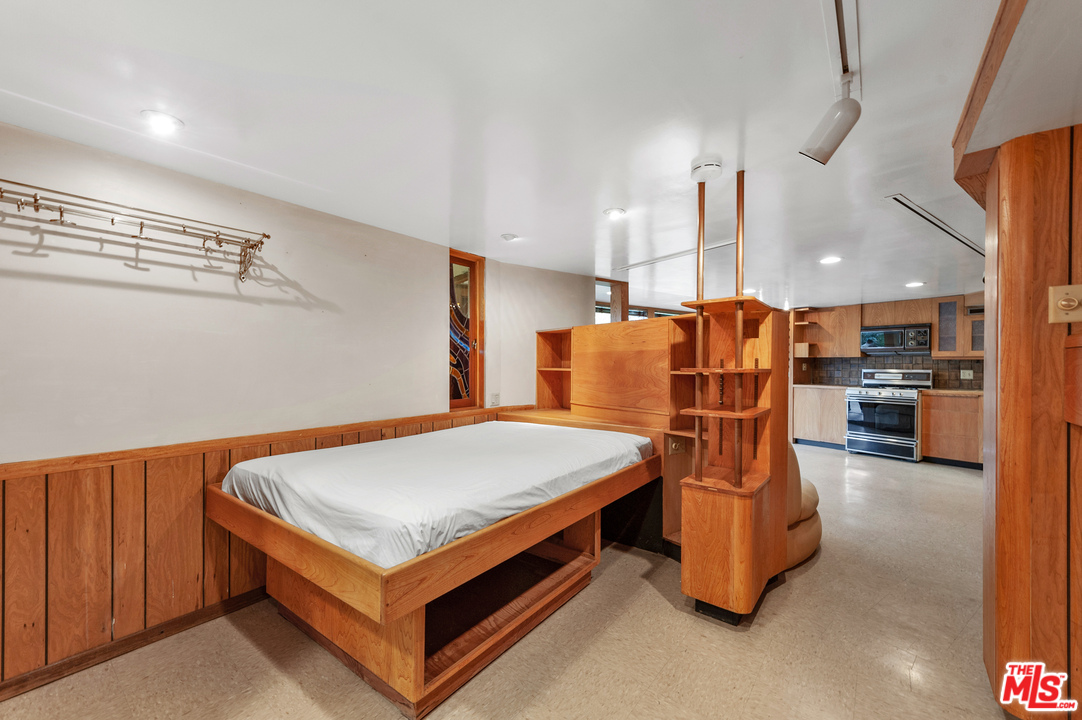 1980 Cummings Drive Los Angeles, CA 90027 - Photo 32 of 50