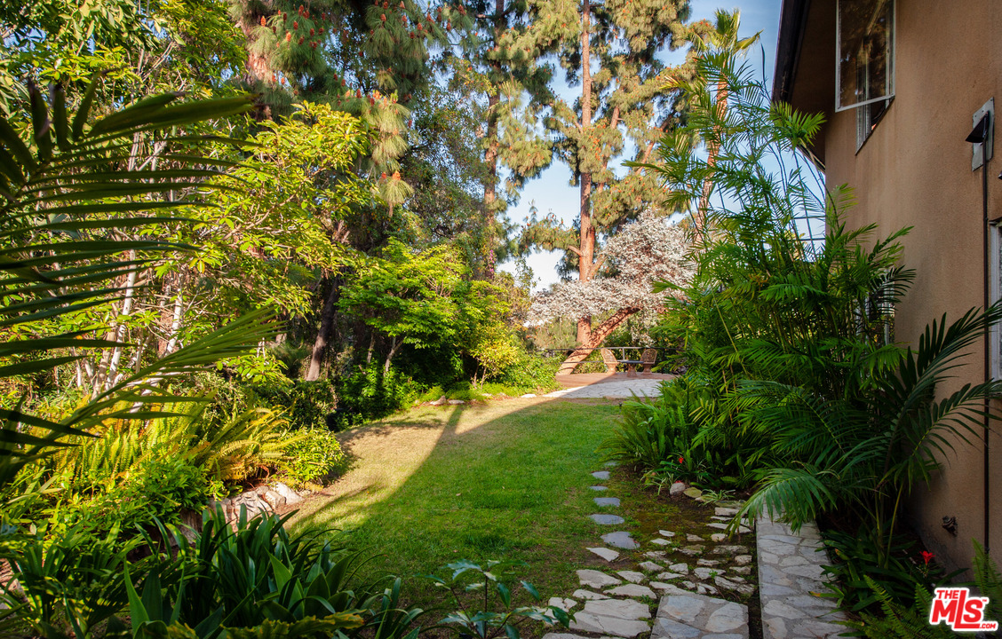 1980 Cummings Drive Los Angeles, CA 90027 - Photo 38 of 50