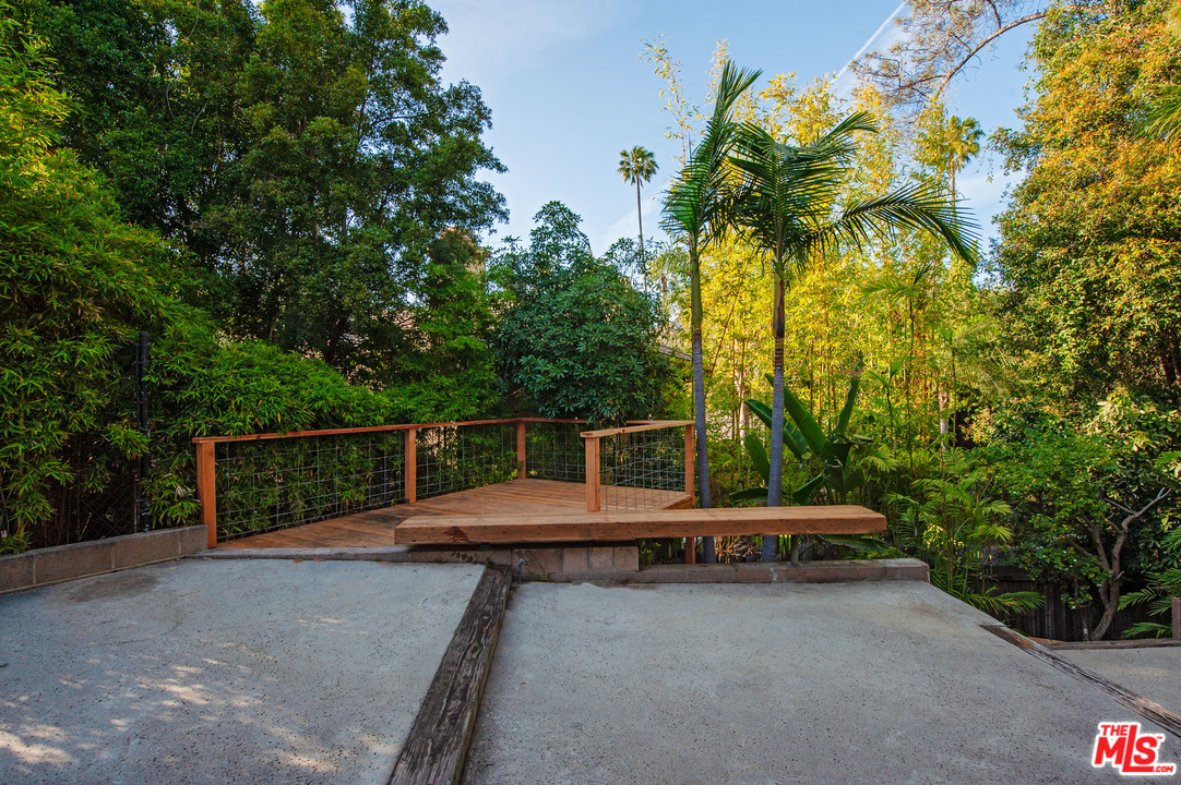 1980 Cummings Drive Los Angeles, CA 90027 - Photo 40 of 50