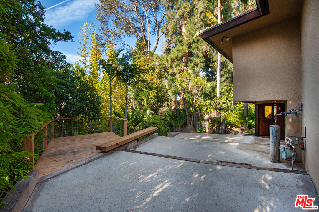 1980 Cummings Drive Los Angeles, CA 90027 - Photo 42 of 50