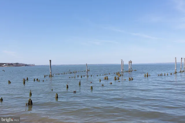 $379,999 | 333 Santa Maria Avenue, Colonial Beach, VA 22443