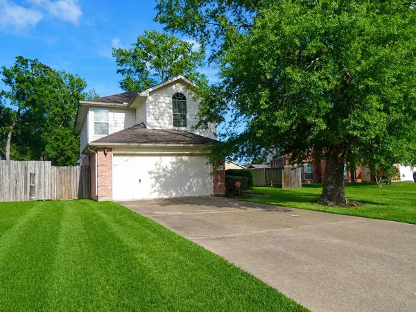 $1,900 | 16810 Deck Court, Crosby, TX 77532
