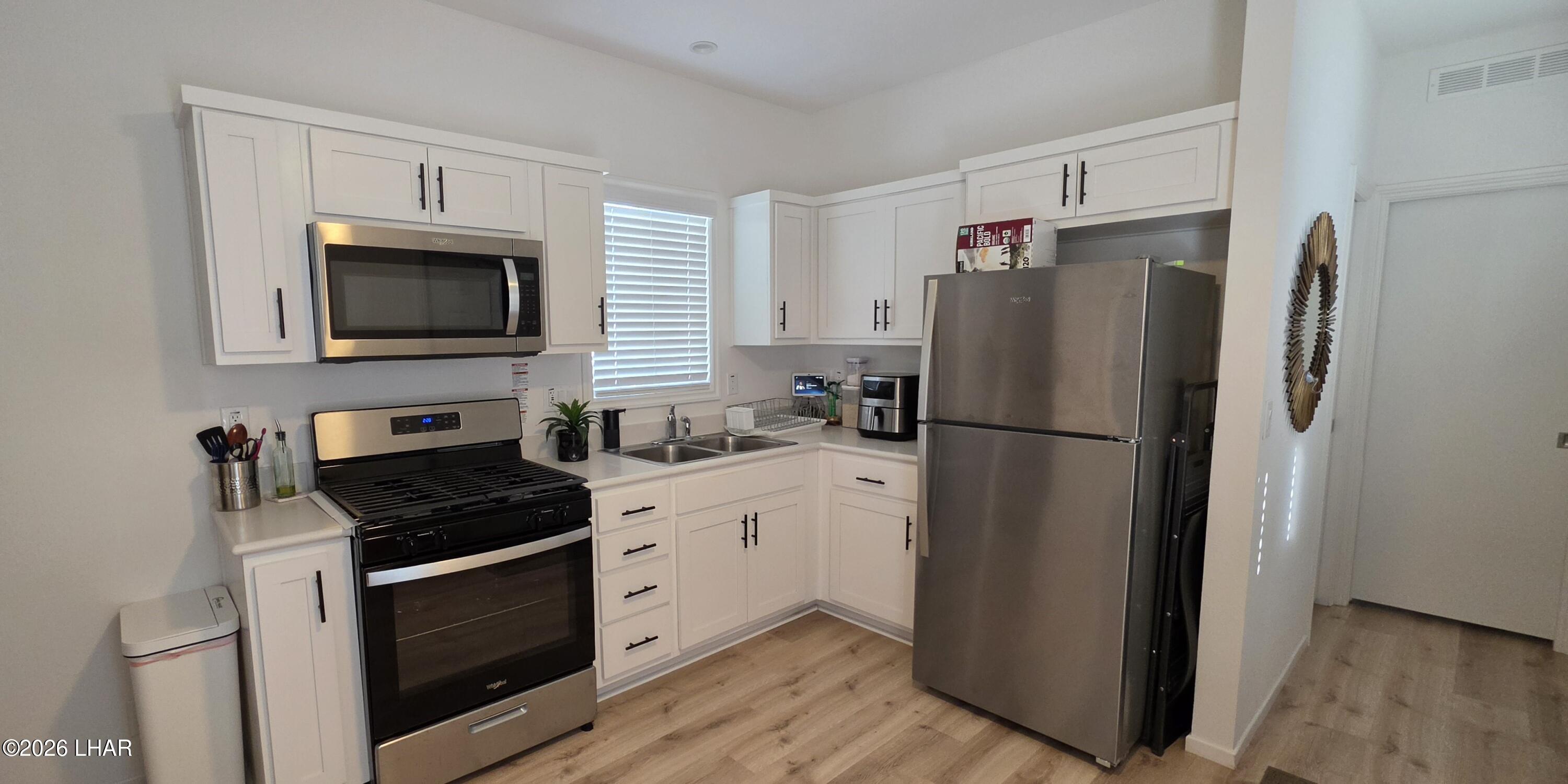 49960 Ehrenberg Road, Unit 1253 Ehrenberg, AZ 85334 - Photo 7 of 31 Kitchen