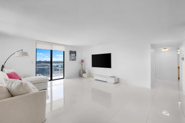 $3,500 | 1000 South Ocean Boulevard, Unit 8H, Pompano Beach, FL 33062