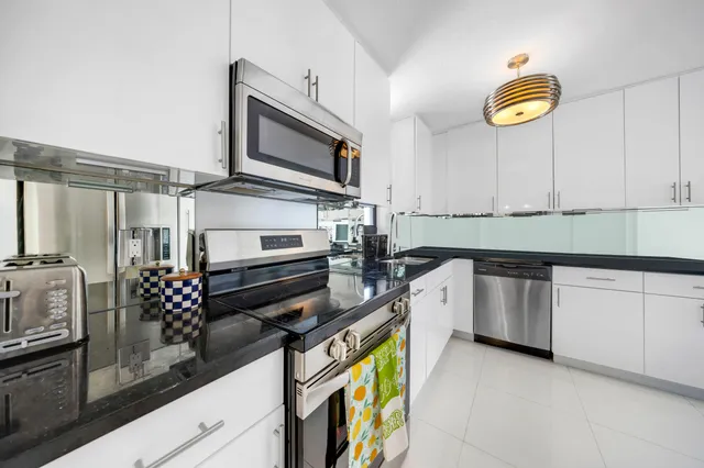 $3,500 | 1000 South Ocean Boulevard, Unit 8H, Pompano Beach, FL 33062