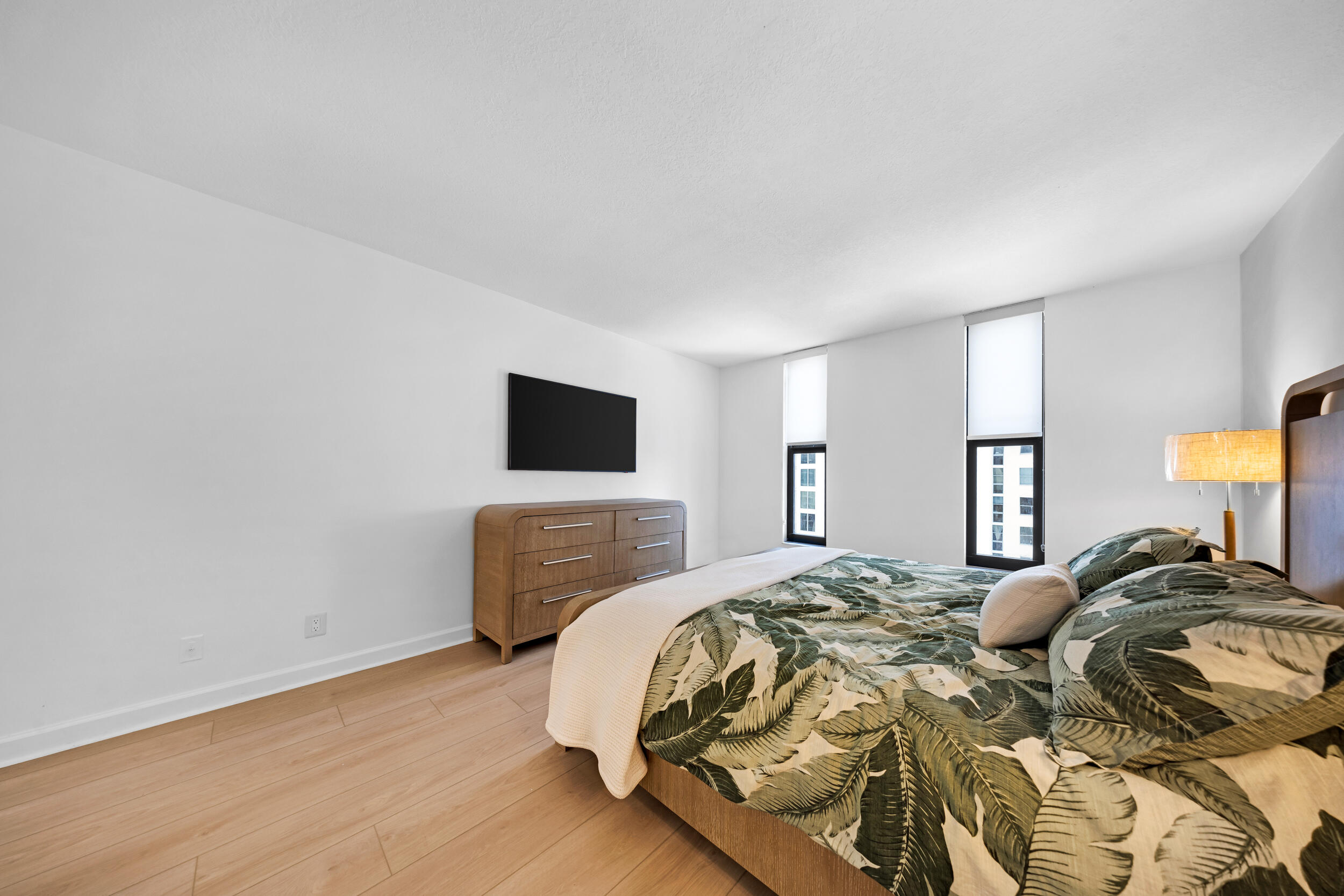 1000 South Ocean Boulevard, Unit 8H Pompano Beach, FL 33062 - Photo 6 of 39 Yana Krugly unit 8H-1000 S Ocean Blvd-Po