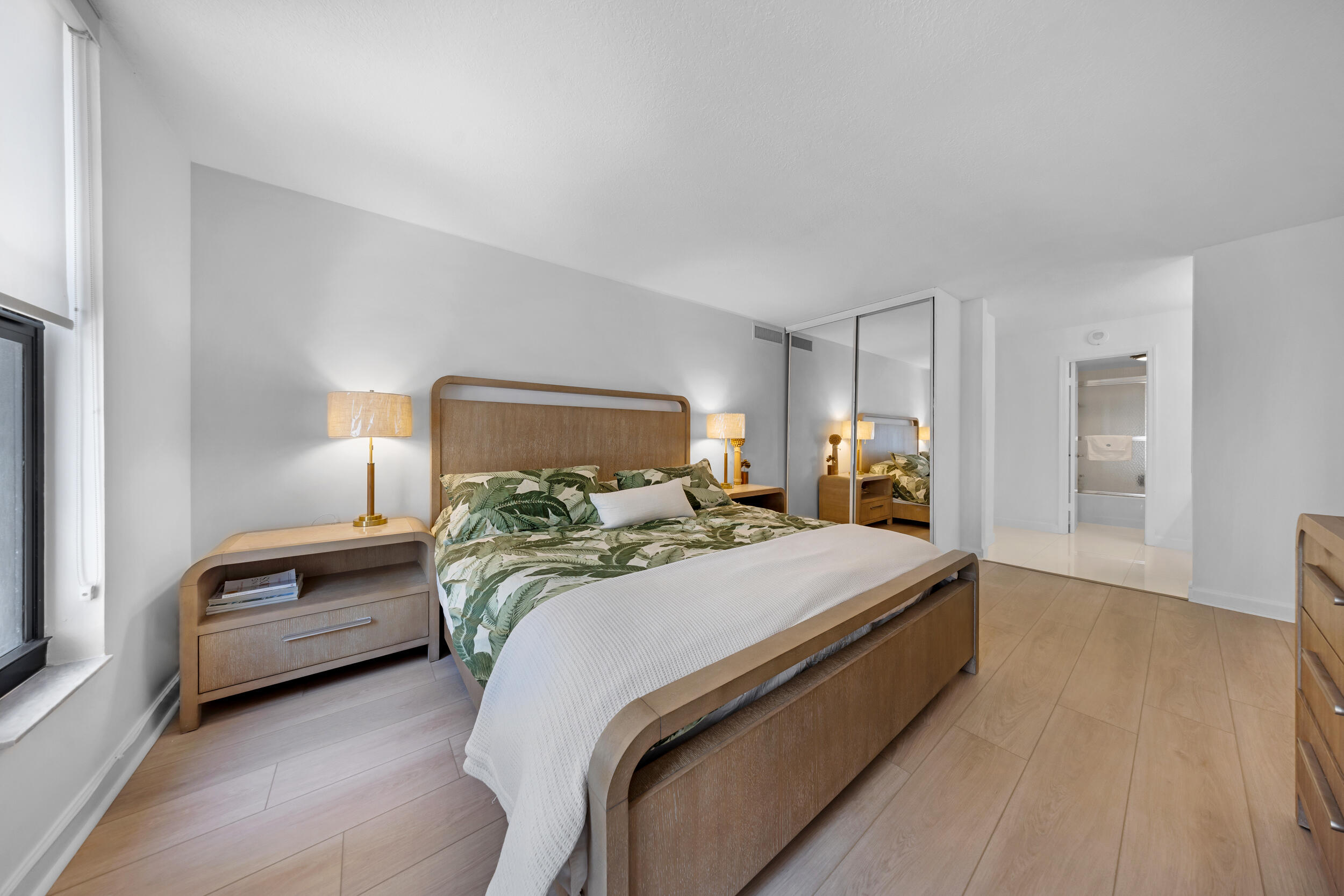 1000 South Ocean Boulevard, Unit 8H Pompano Beach, FL 33062 - Photo 7 of 39 Yana Krugly unit 8H-1000 S Ocean Blvd-Po