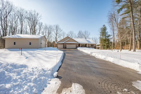 $599,900 | 6885 Ireland Trail, Sobieski, WI 54171