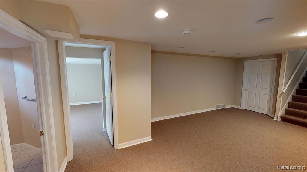 46707 Maidstone Road Canton, MI 48187 - Photo 23 of 33