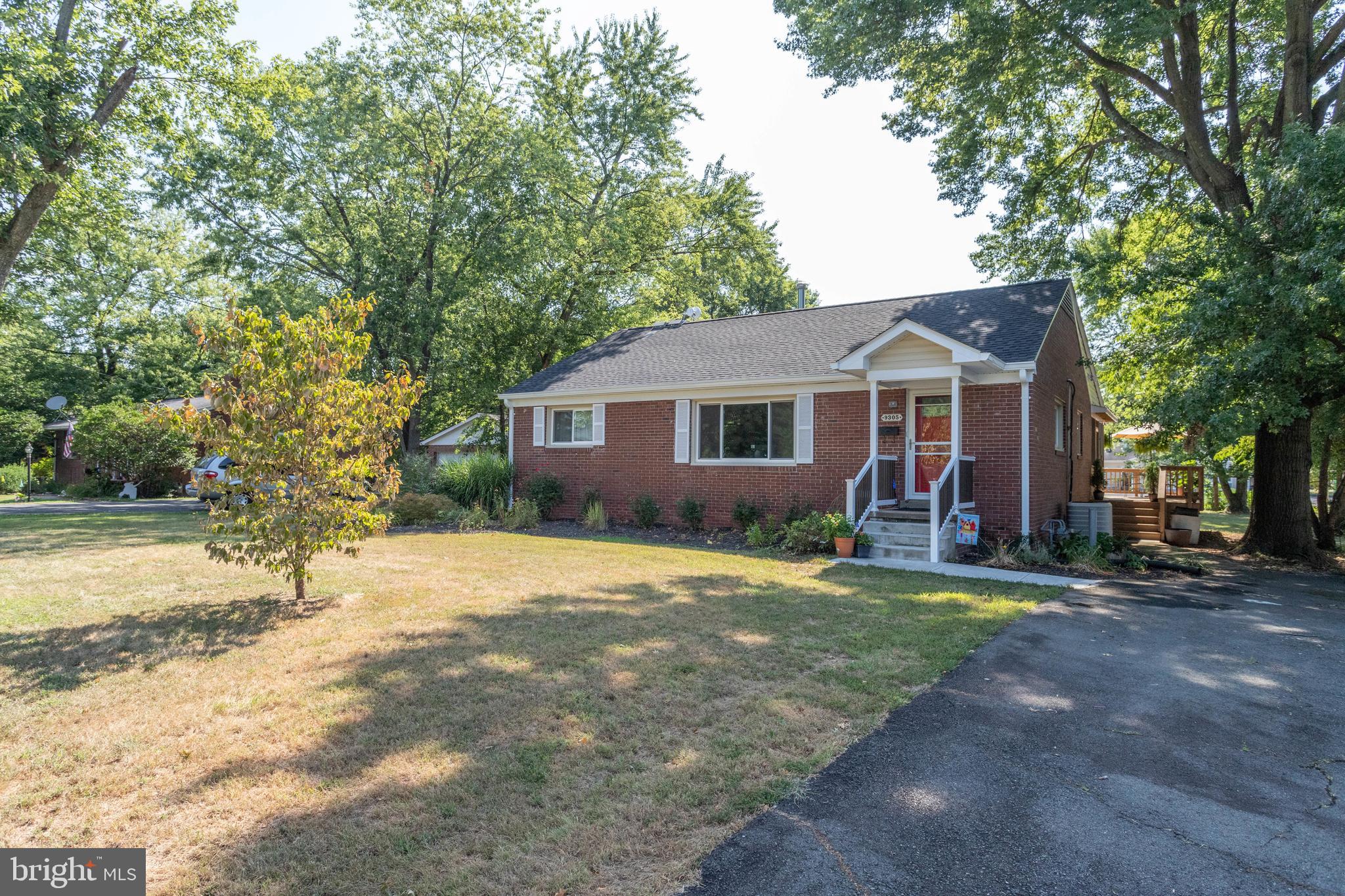 9305 Mathis Avenue Manassas, VA 20110 - Photo 2 of 53 In the heart of Old Town!