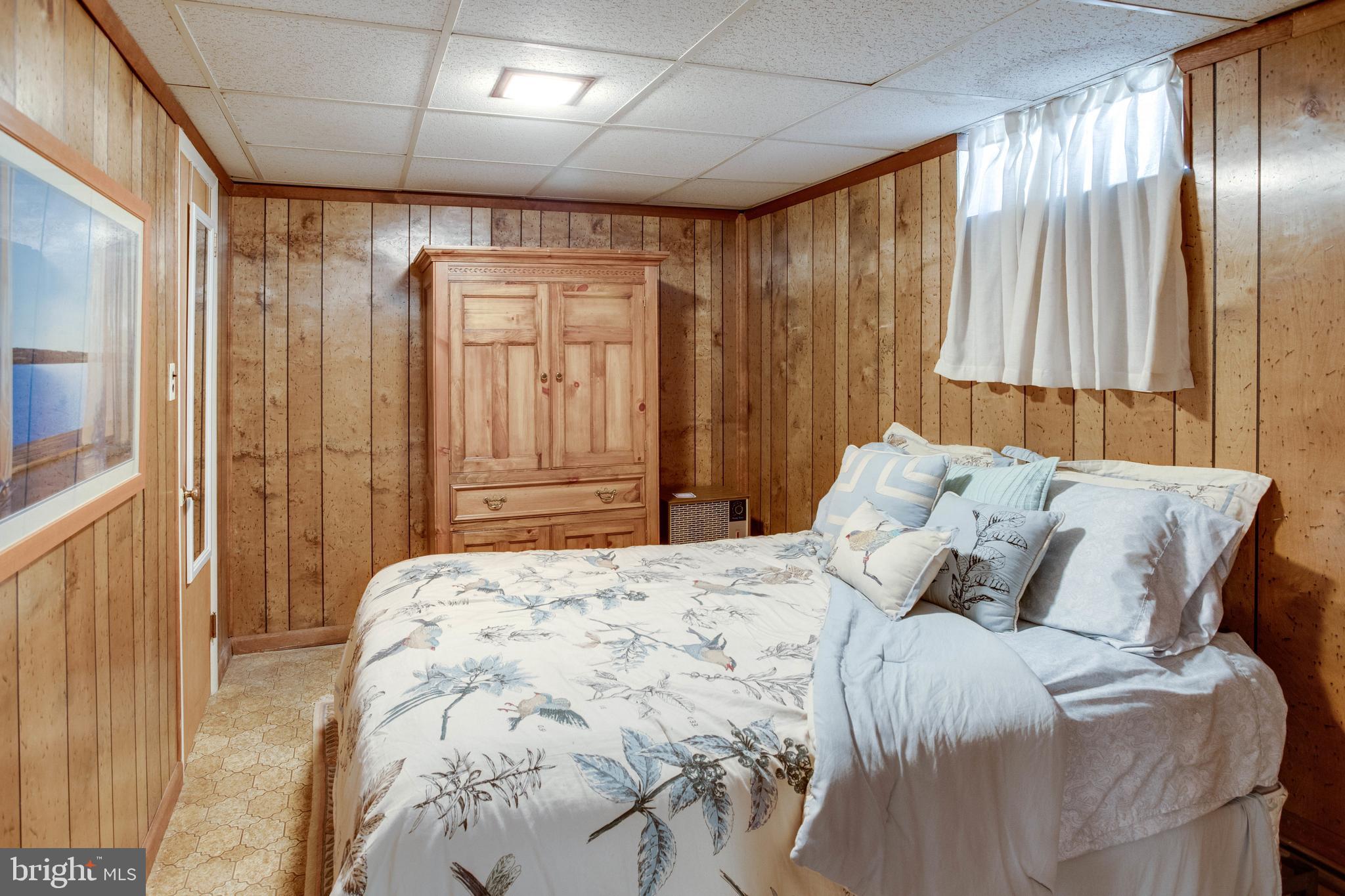 9305 Mathis Avenue Manassas, VA 20110 - Photo 29 of 53 guestroom or perfect for office!