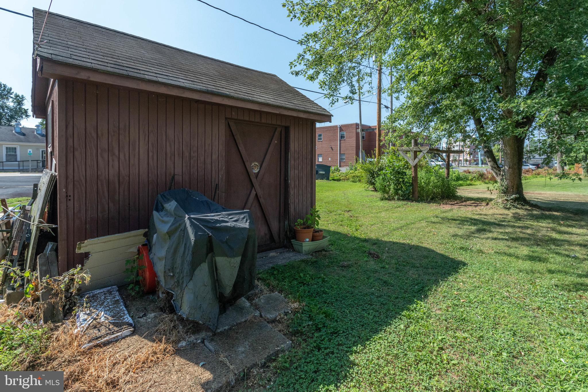 9305 Mathis Avenue Manassas, VA 20110 - Photo 46 of 53 Shed conveys