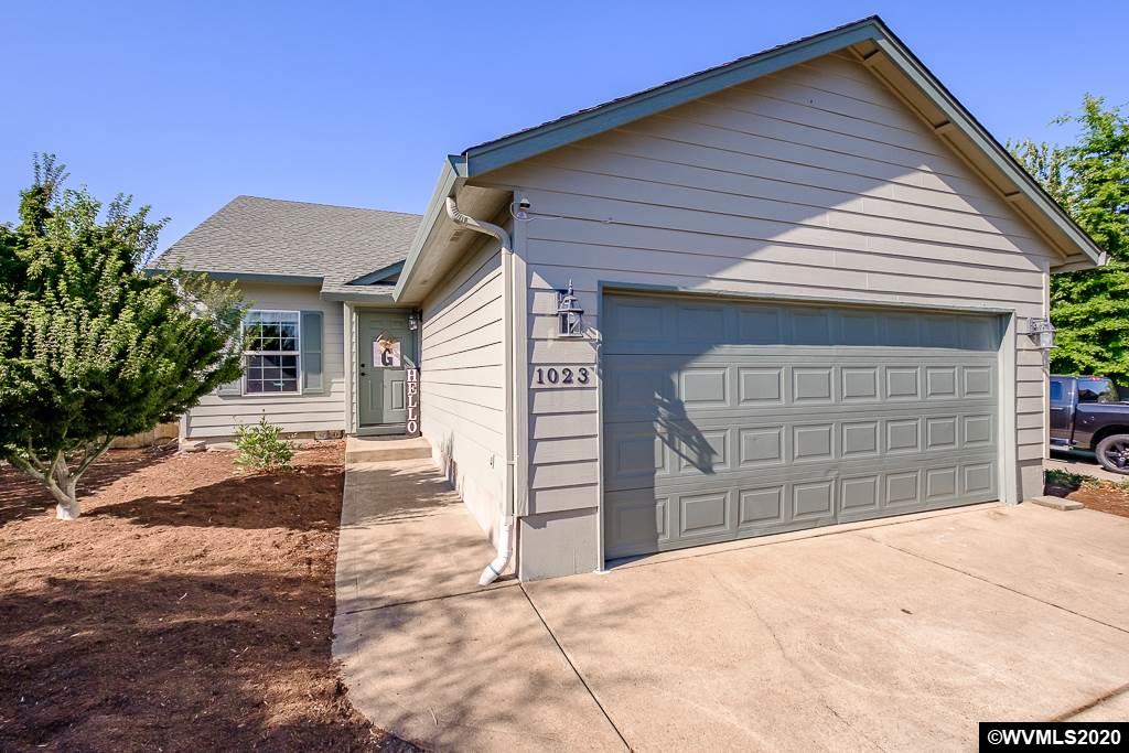 1023 Fabry Road Southeast Salem, OR 97306 - Photo 1 of 40