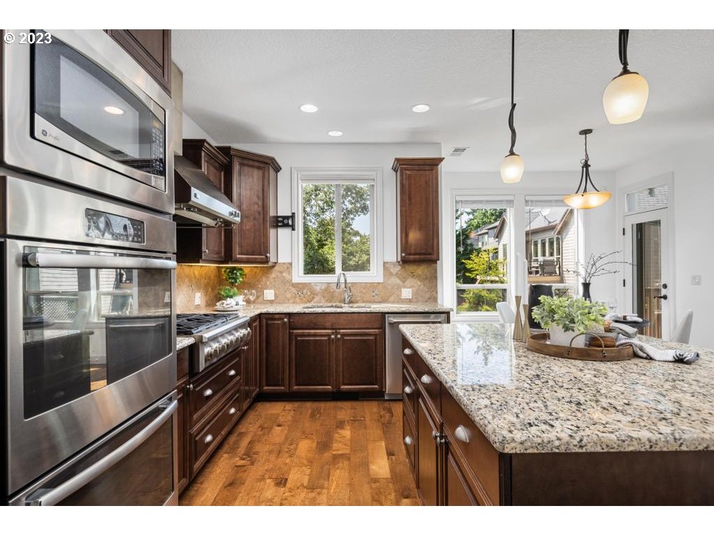 2728 Ridge Lane West Linn, OR 97068 - Photo 12 of 48 Gallery Image 12