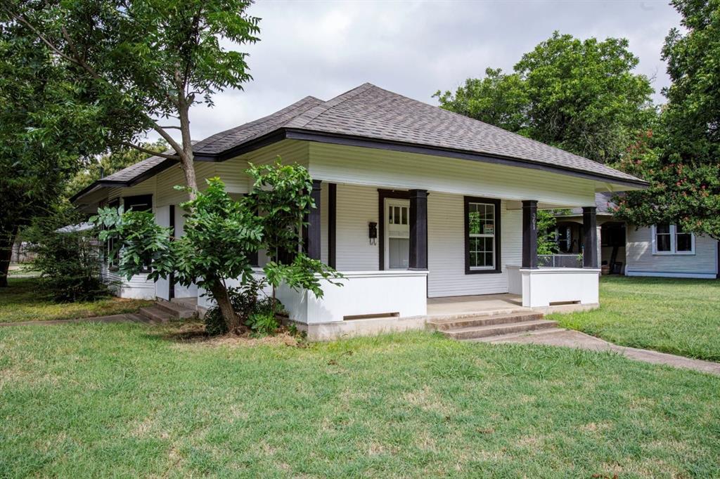 301 Madison Street Cleburne, TX 76033 - Photo 1 of 30
