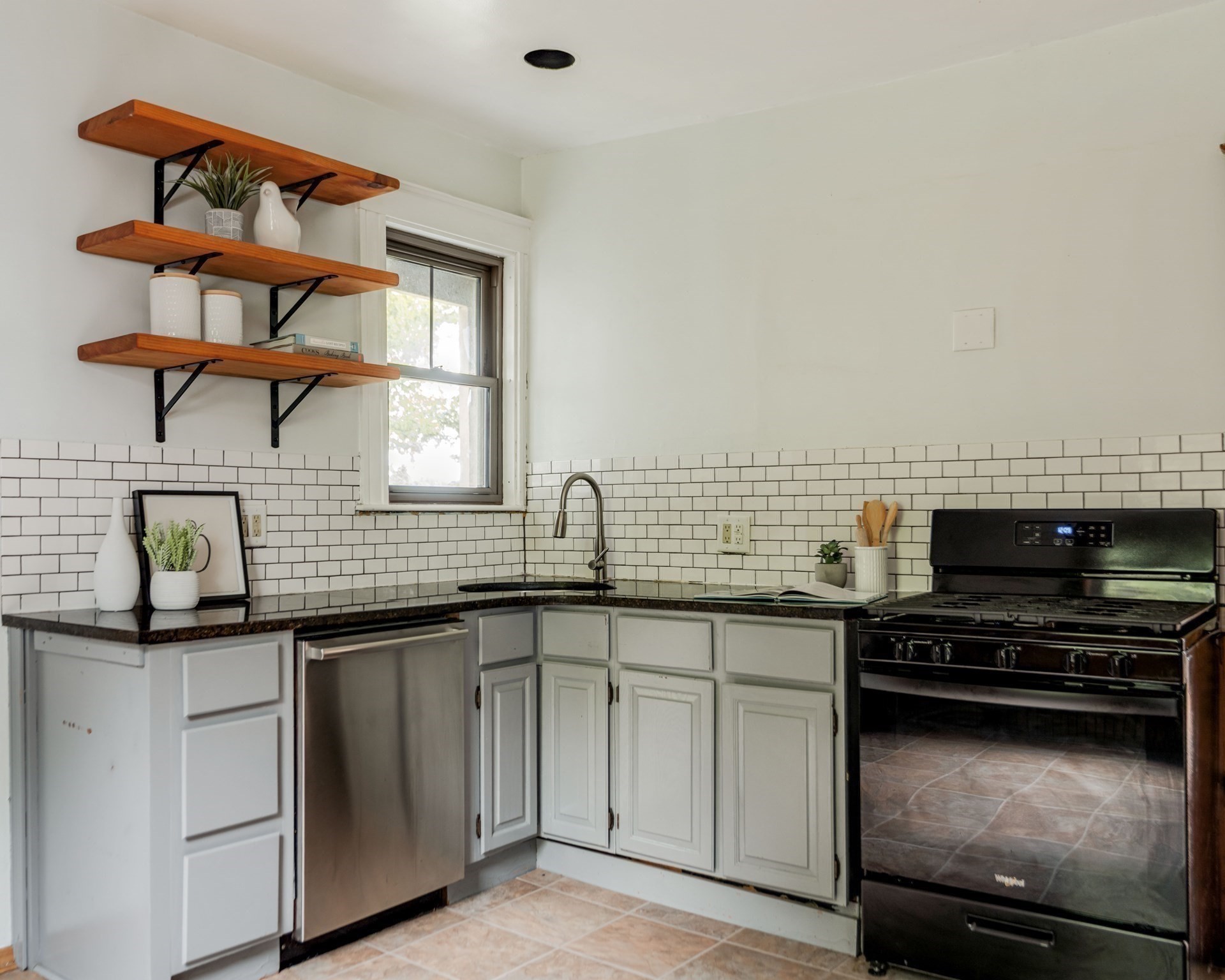 8 Pine Street, Unit 2 Boston, MA 02136 - Photo 17 of 38 Gallery Image 17