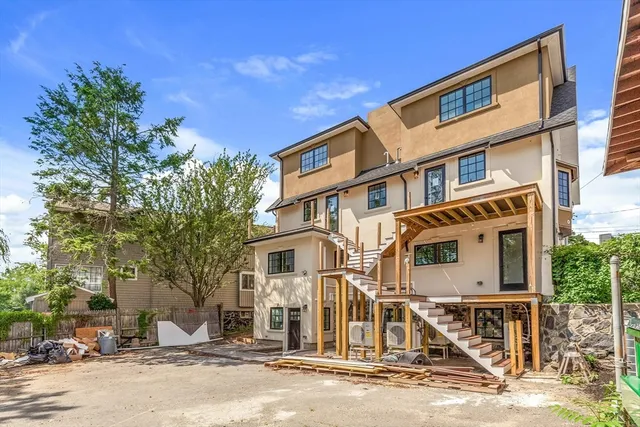 $719,900 | 8 Crystal Street, Unit 2, Melrose, MA 02176