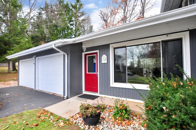 a front view of house with yard