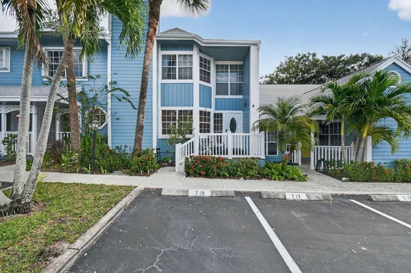 $725,000 | 717 Ocean Dunes Circle, Jupiter, FL 33477