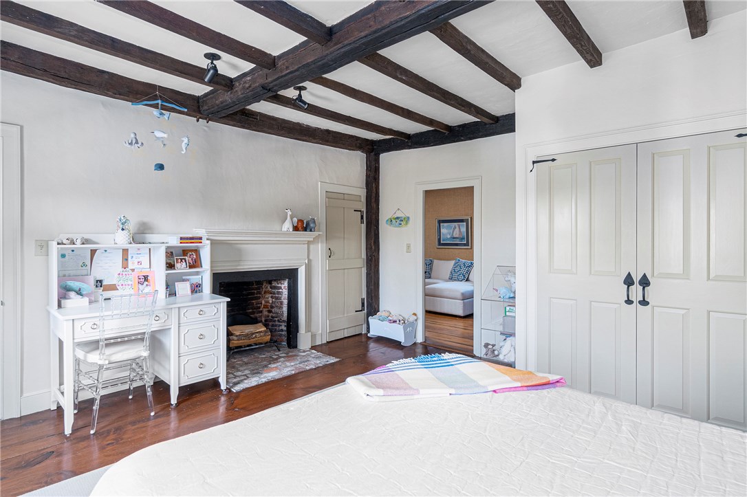 67 Bridge Street Newport, RI 02840 - Photo 16 of 50
