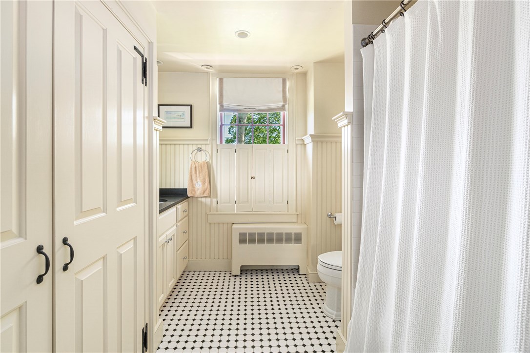 67 Bridge Street Newport, RI 02840 - Photo 18 of 50
