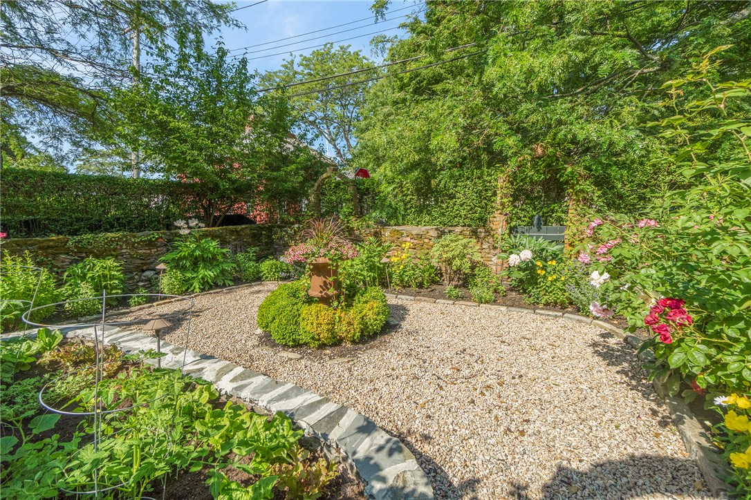 67 Bridge Street Newport, RI 02840 - Photo 31 of 50