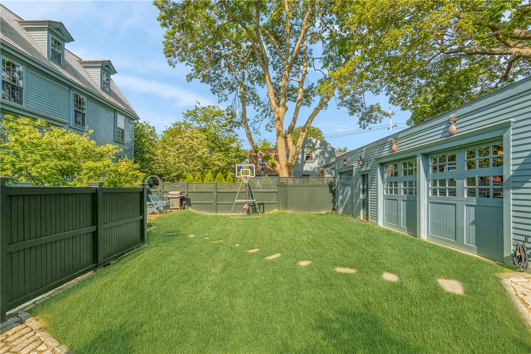 67 Bridge Street Newport, RI 02840 - Photo 36 of 50