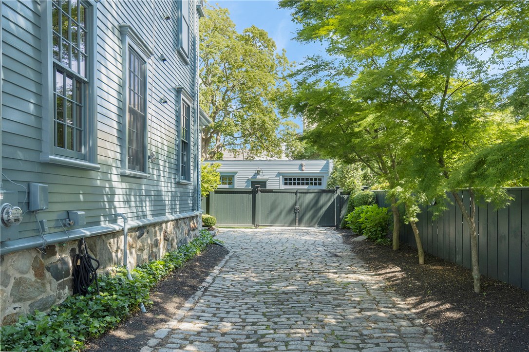 67 Bridge Street Newport, RI 02840 - Photo 39 of 50