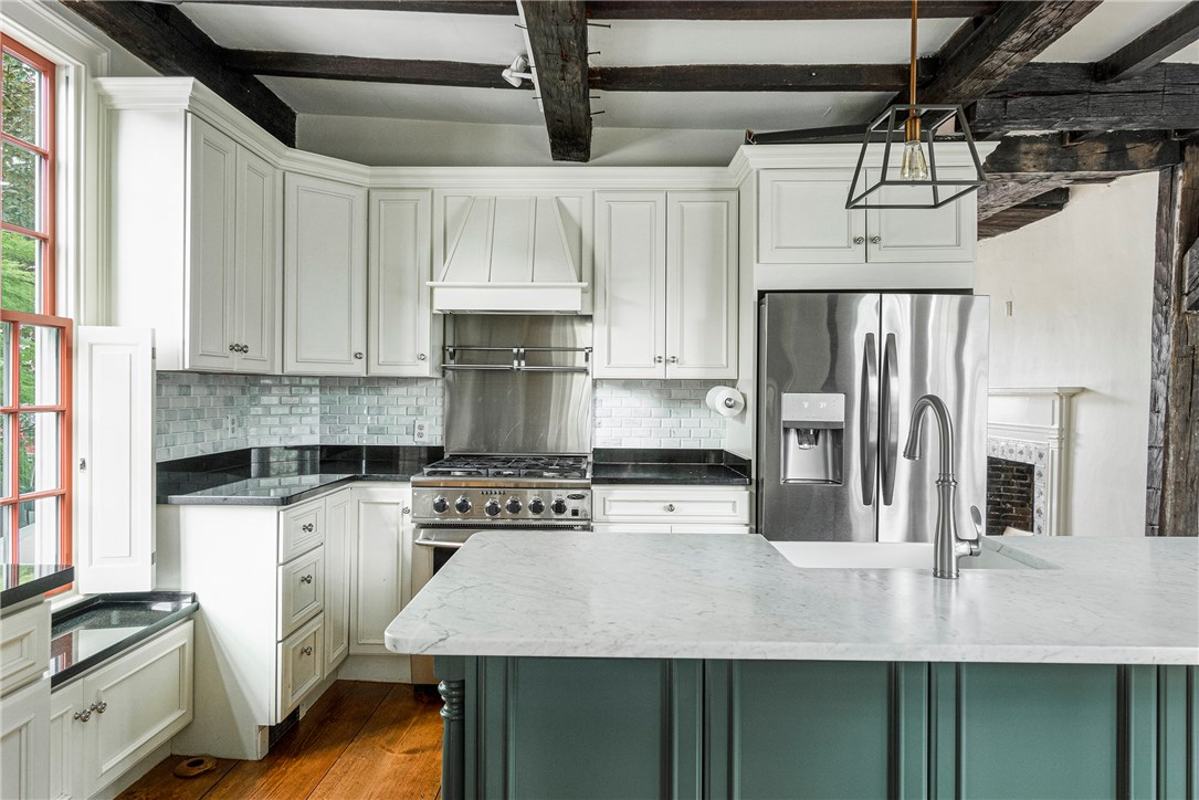 67 Bridge Street Newport, RI 02840 - Photo 4 of 50