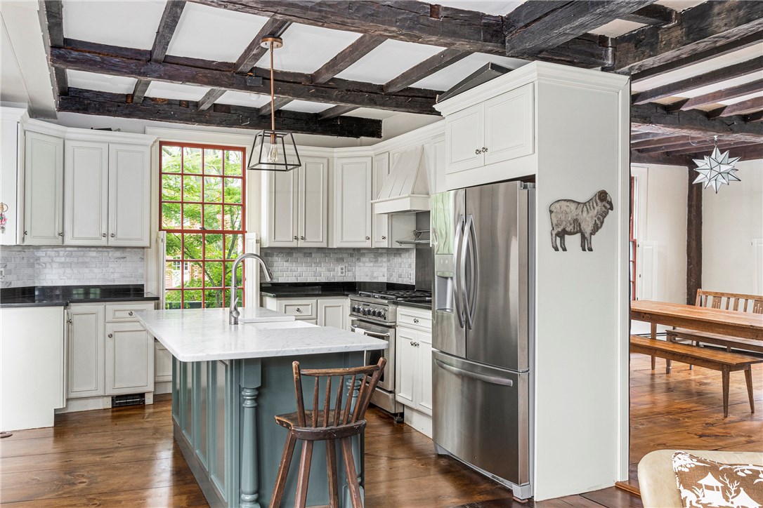 67 Bridge Street Newport, RI 02840 - Photo 5 of 50