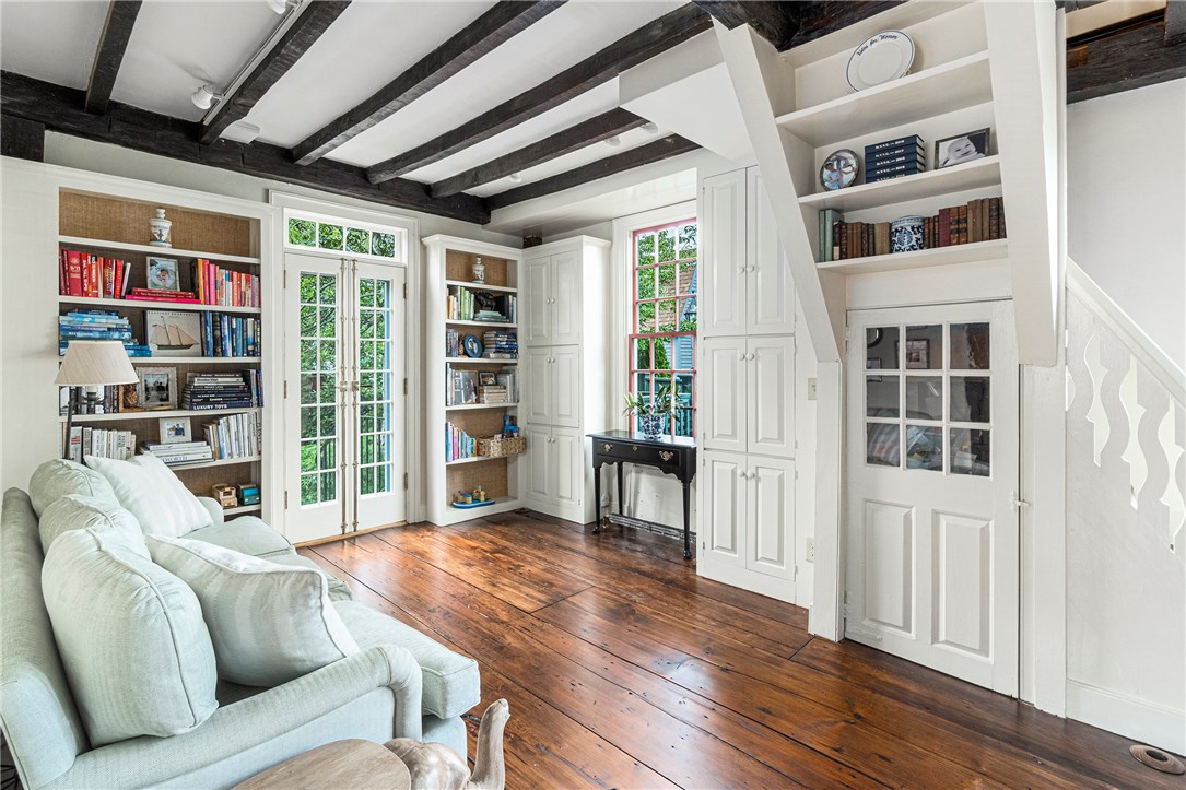 67 Bridge Street Newport, RI 02840 - Photo 8 of 50