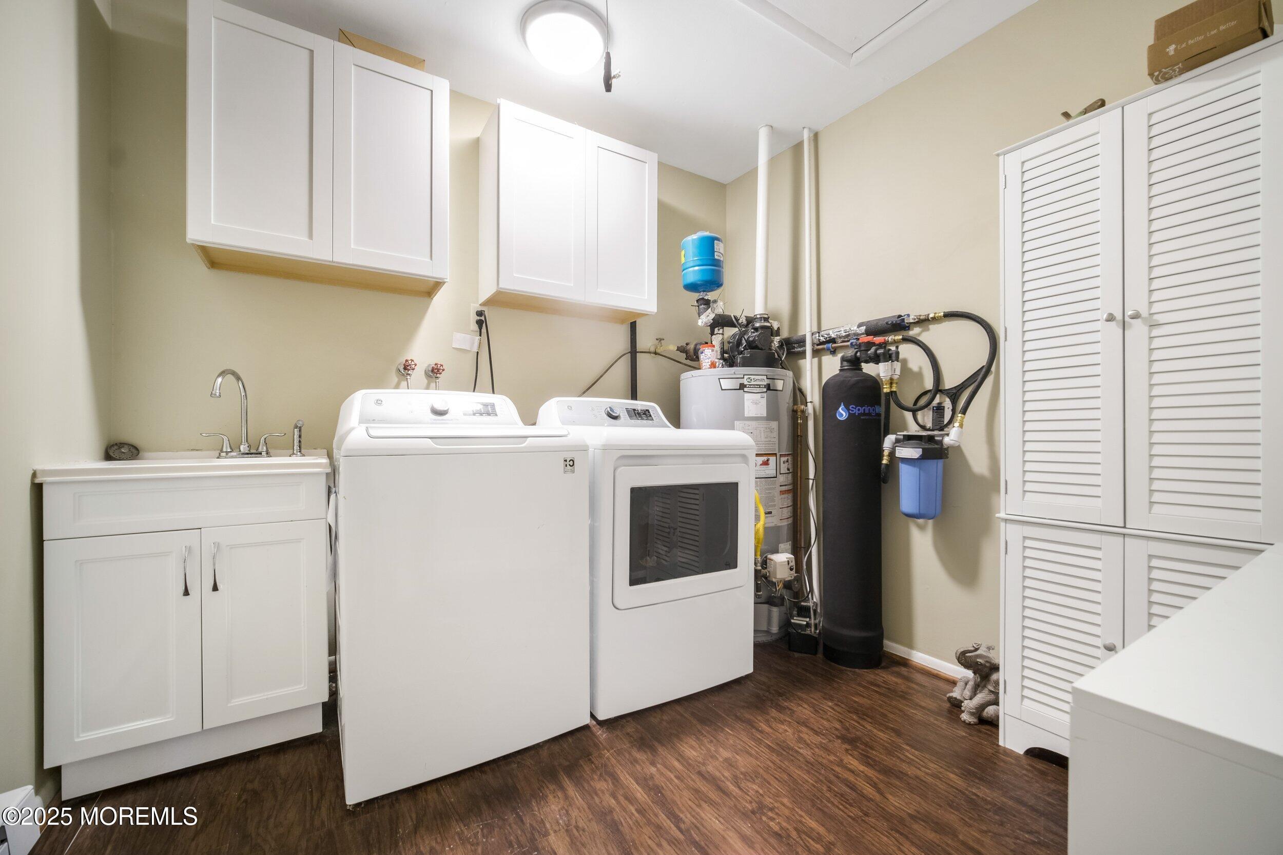 17 B Drake Street Whiting, NJ 08759 - Photo 18 of 18 a utility room with sink dryer and washer