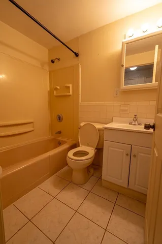 $2,000 | 234 Low Street, Unit 3, Newburyport, MA 01950