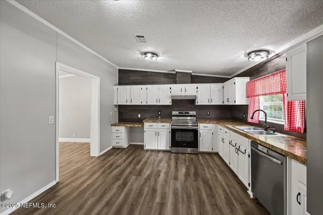 $298,000 | 124 Knight Drive, Florahome, FL 32140