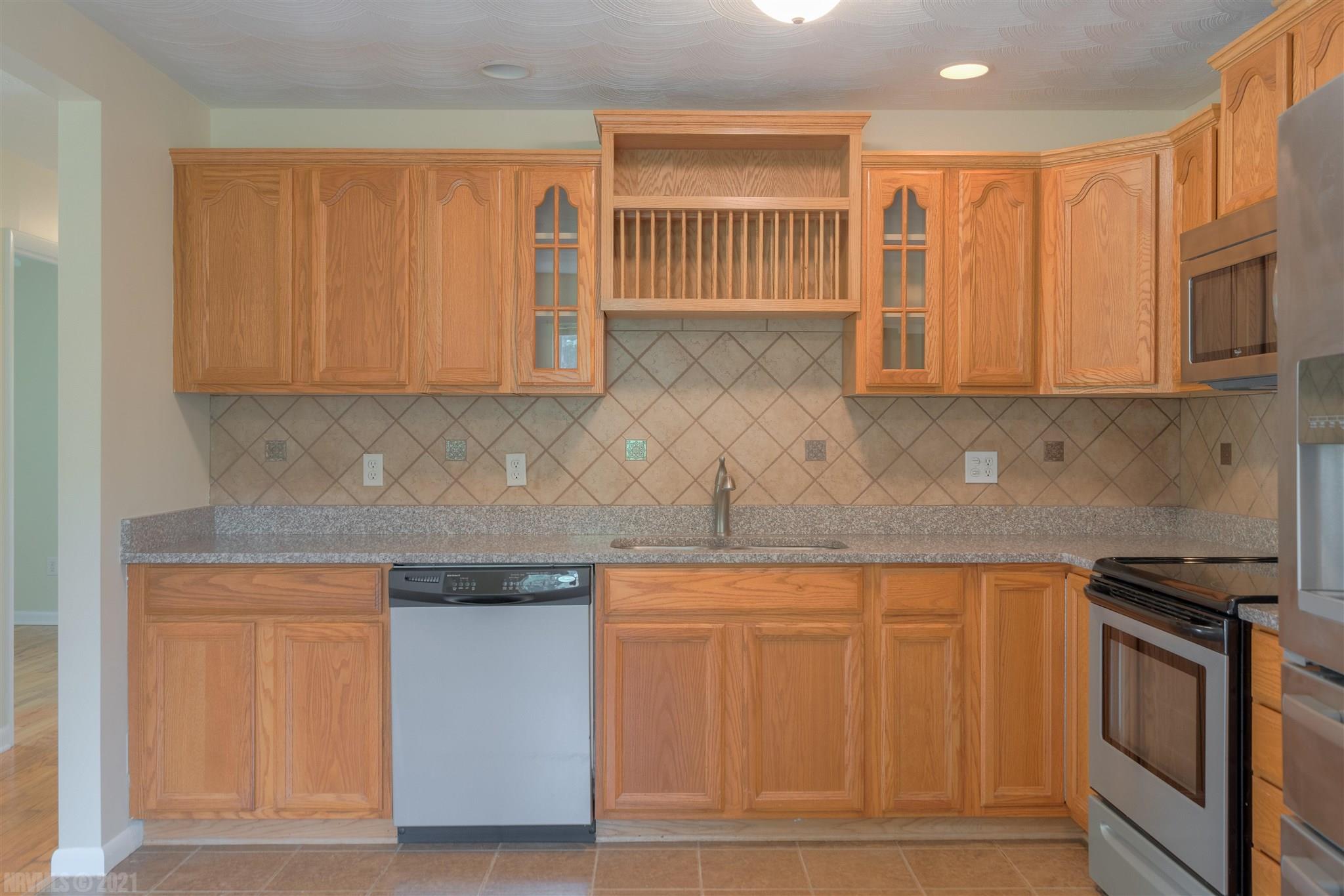 2852 Spring House Road Christiansburg, VA 24073 - Photo 12 of 30 Gallery Image 12