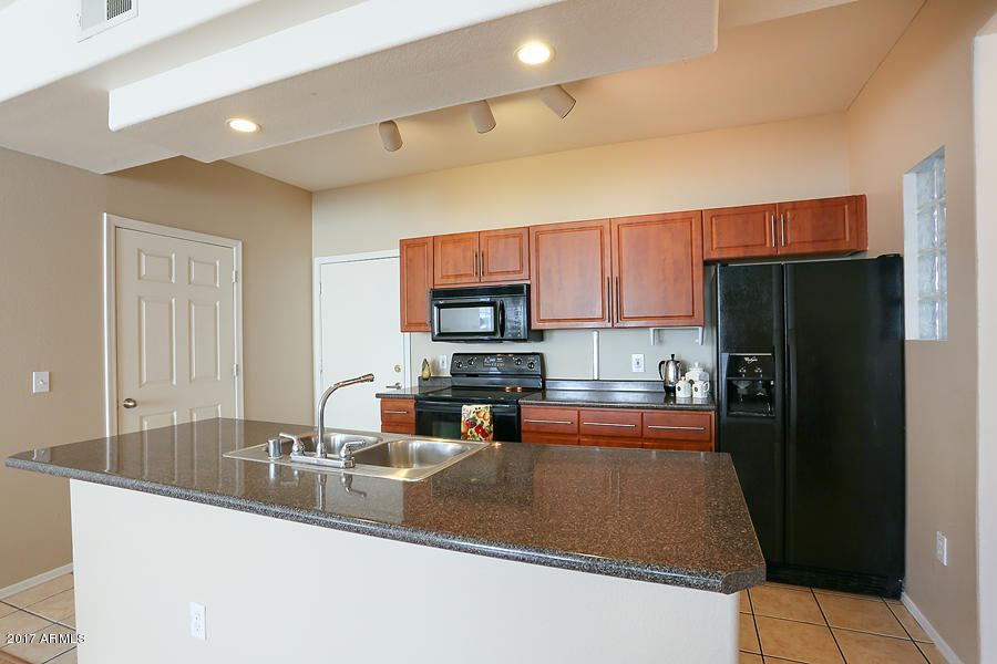 909 East Camelback Road, Unit 1127 Phoenix, AZ 85014 - Photo 12 of 18 909 E Camelback-3