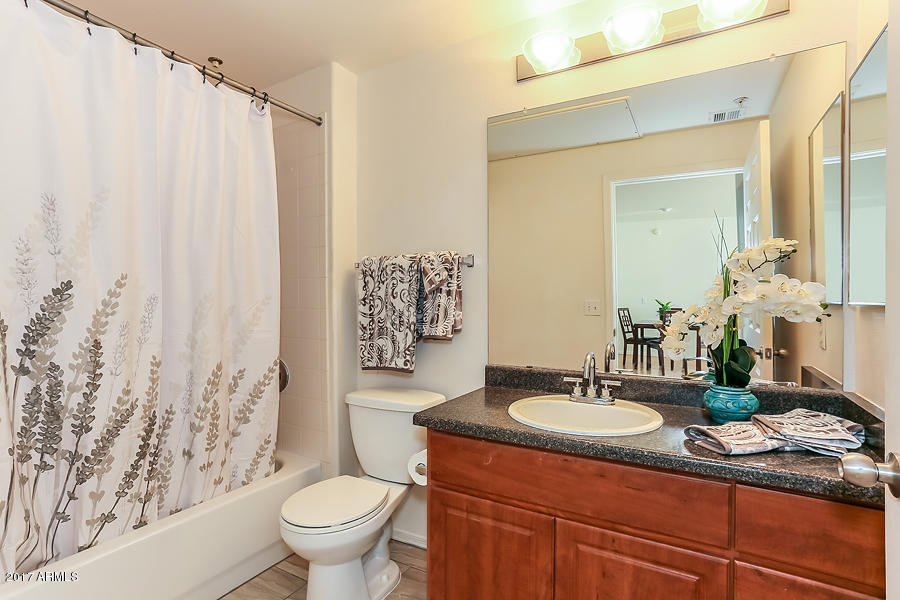 909 East Camelback Road, Unit 1127 Phoenix, AZ 85014 - Photo 17 of 18 909 E Camelback-16