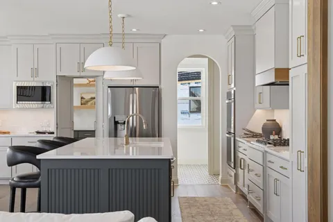 $2,499,900 | 202 Sandy Shores Road, Waconia, MN 55387