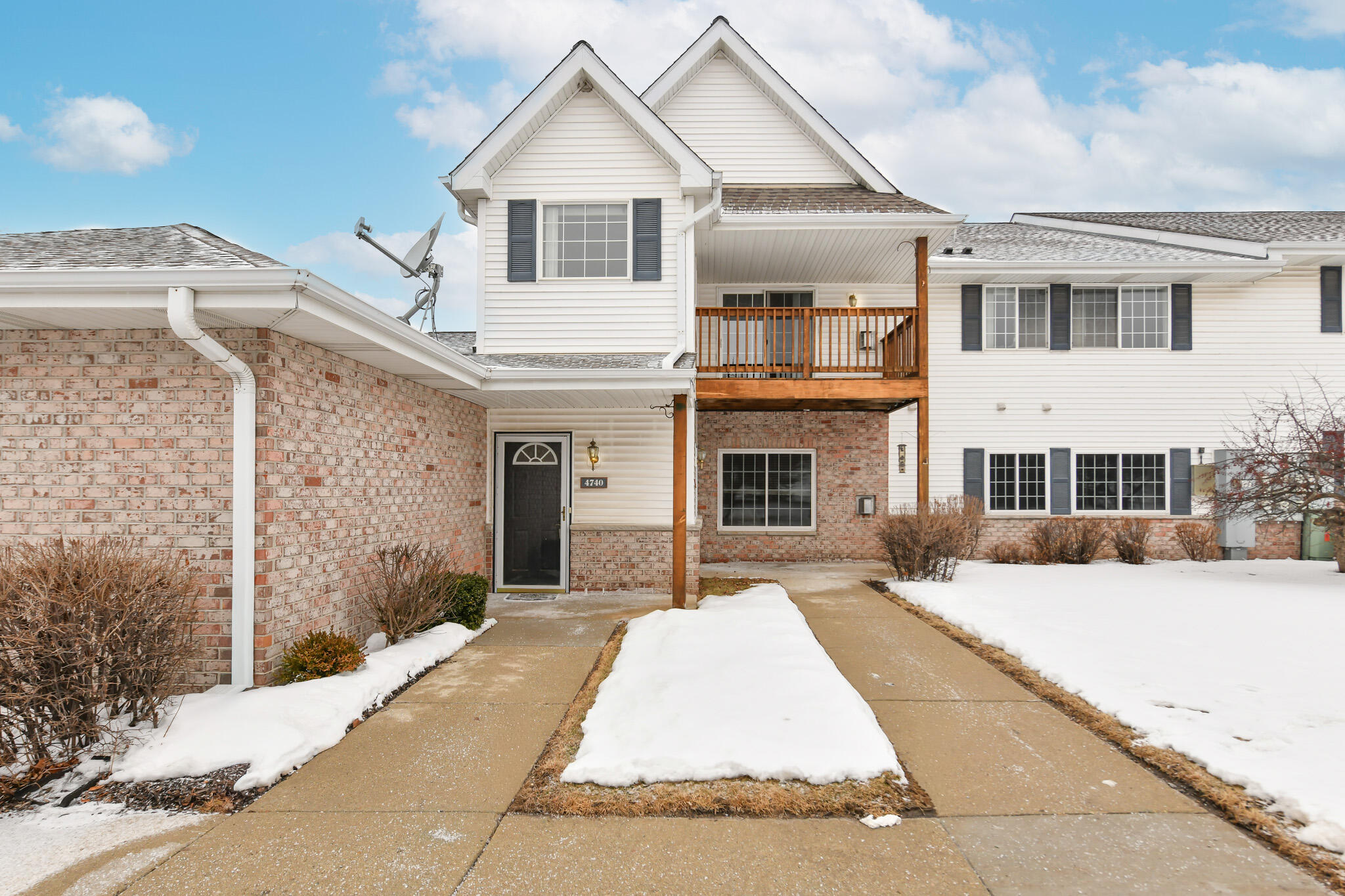4740 South Forest Point Boulevard New Berlin, WI 53151 - Photo 19 of 26 Entrance