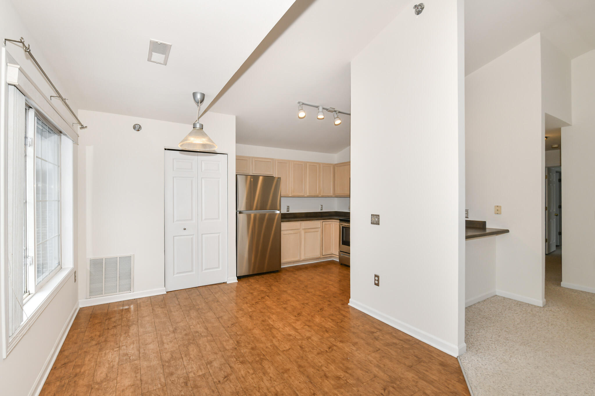 4740 South Forest Point Boulevard New Berlin, WI 53151 - Photo 8 of 26 Dining