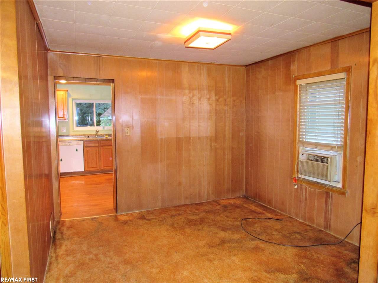 2058 Ridgemont Road Grosse Pointe Woods, MI 48236 - Photo 7 of 21