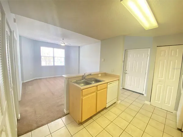 a view of utility room