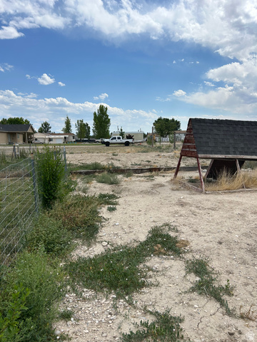 175 North 100th West Centerfield, UT 84622 - Photo 5 of 32 animal and garden area in the back yard.