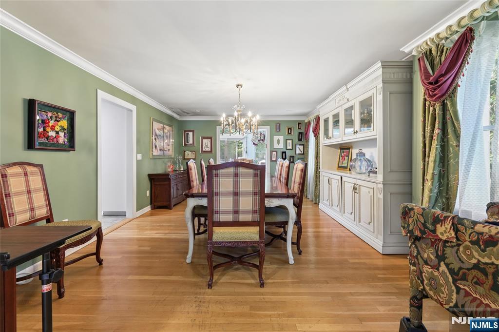 384 Rutland Avenue Teaneck, NJ 07666 - Photo 6 of 36