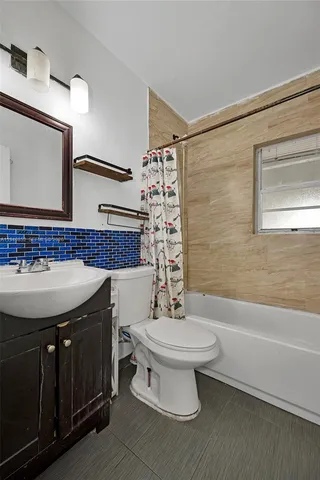 $425,000 | 1401 Northwest 44th Street, Miami, FL 33142