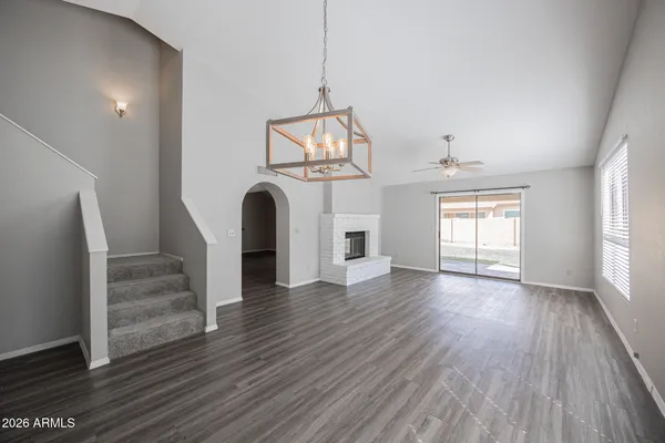 $2,350 | 25 South Ocean Drive, Gilbert, AZ 85233