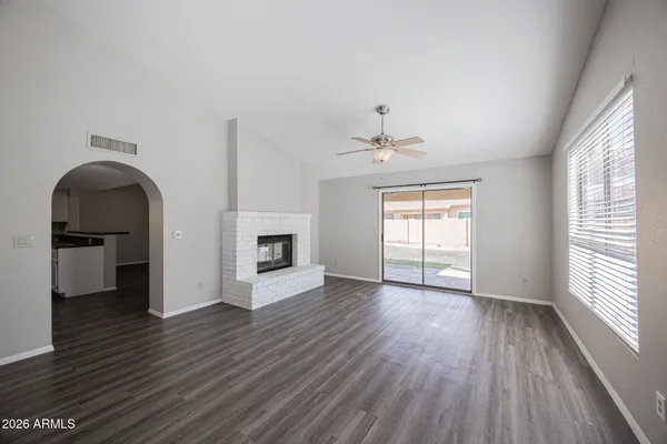 $2,350 | 25 South Ocean Drive, Gilbert, AZ 85233