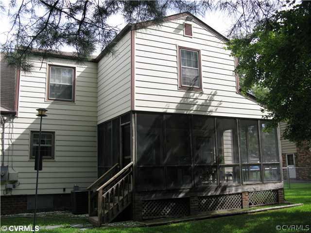 9407 Meadowgreen Road Richmond, VA 23294 - Photo 9 of 24 Exterior Back