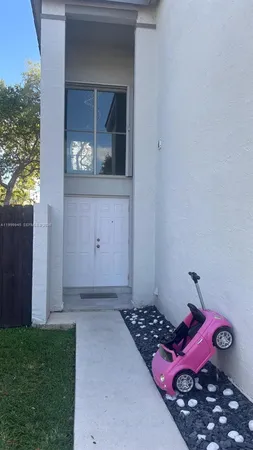 $4,800 | 11460 Southwest 73rd Street, Miami, FL 33173