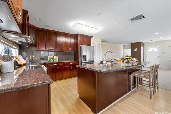 $1,985,000 | 4562 Malia Street, Honolulu, HI 96821